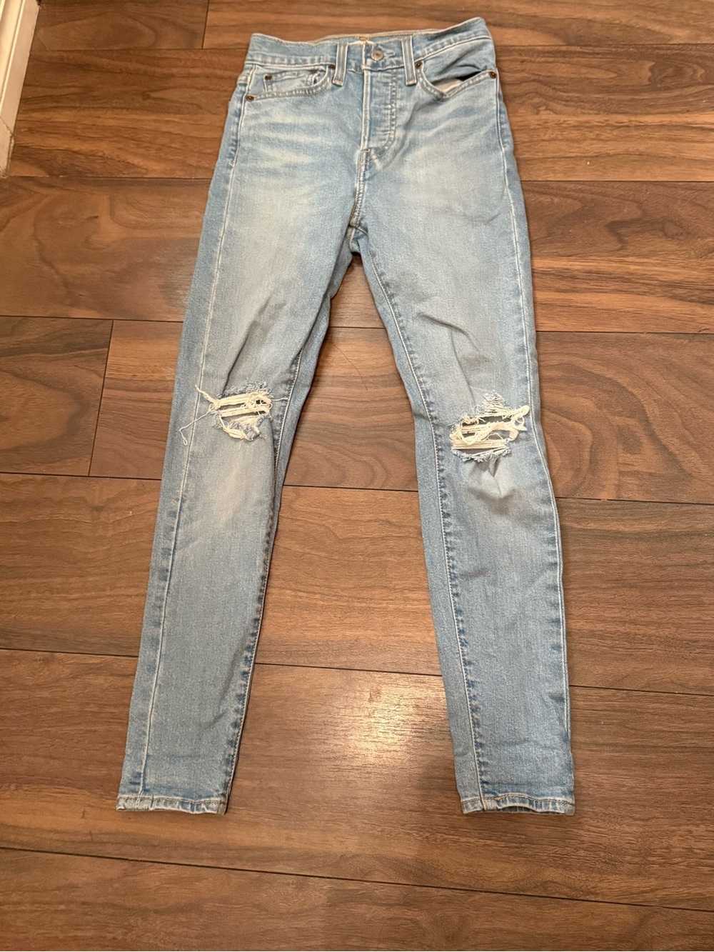 Levi's “Wedgie Skinny” Light Blue Skinny Jeans with Rips